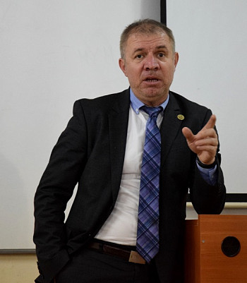 Доц. д-р Борислав Арнаудов