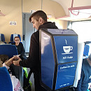 БДЖ изненада приятно пътуващите в атракционния влак с новата услуга “ЖП кафе”