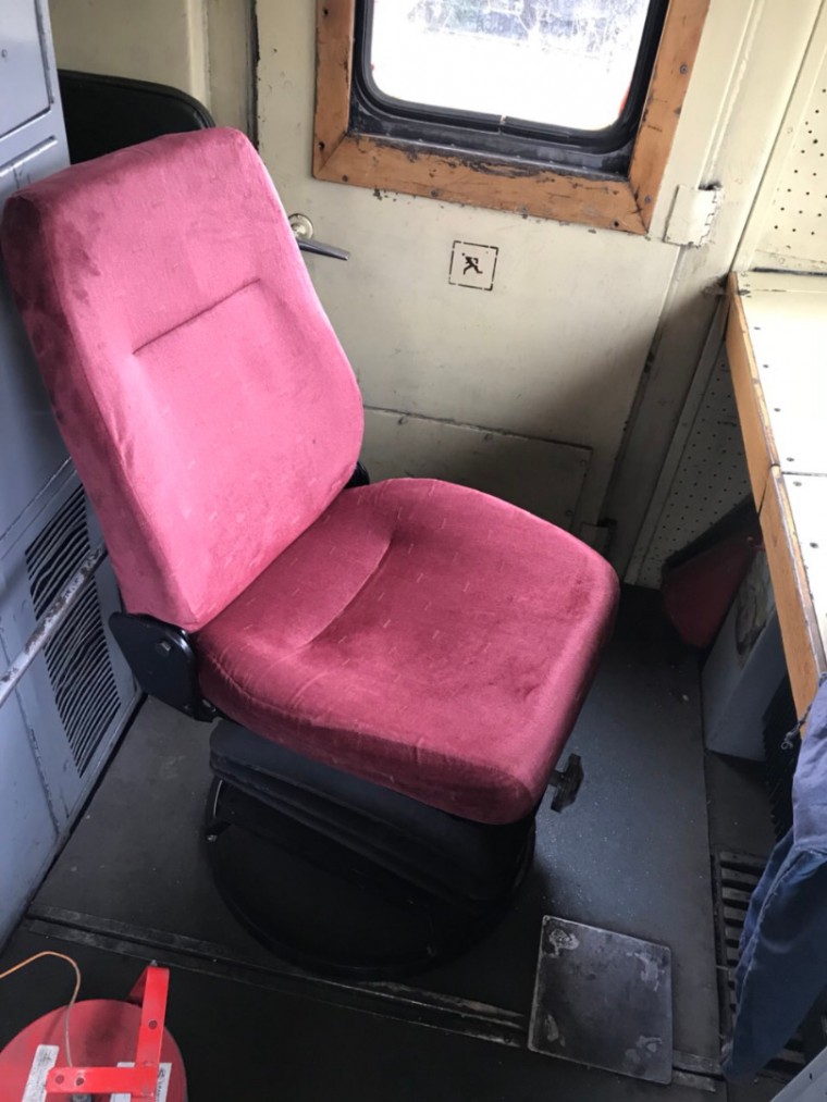 Започна поетапното монтиране на нови седалки в локомотивите