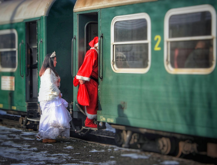 Дядо Коледа ще пътува във влак „Родопи” от Септември за Добринище